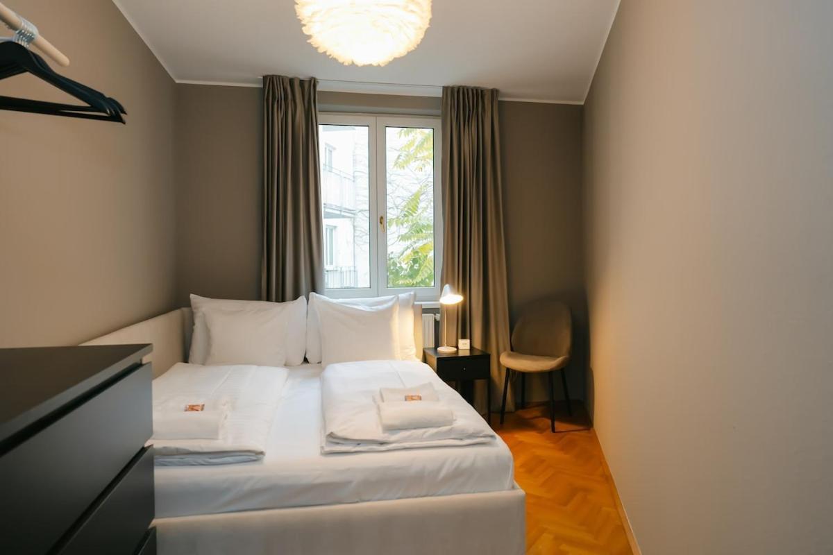 Cozy Corner Perfect For 4 To 6 Hip Area And Parking Apartment