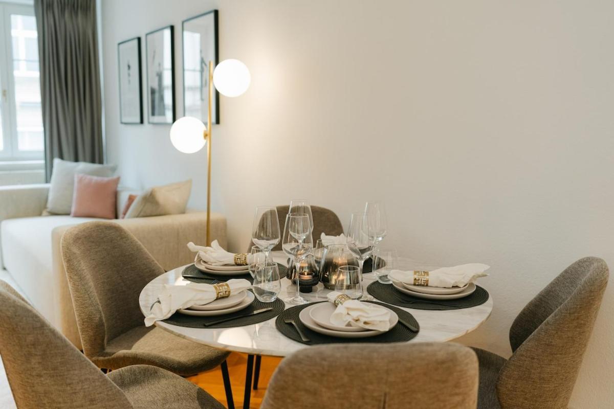 Cozy Corner Perfect For 4 To 6 Hip Area And Parking Apartment