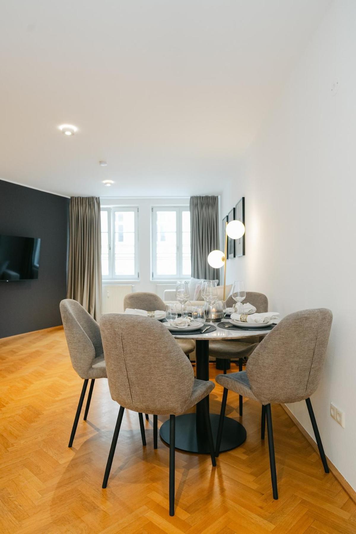 Cozy Corner Perfect For 4 To 6 Hip Area And Parking Apartment *